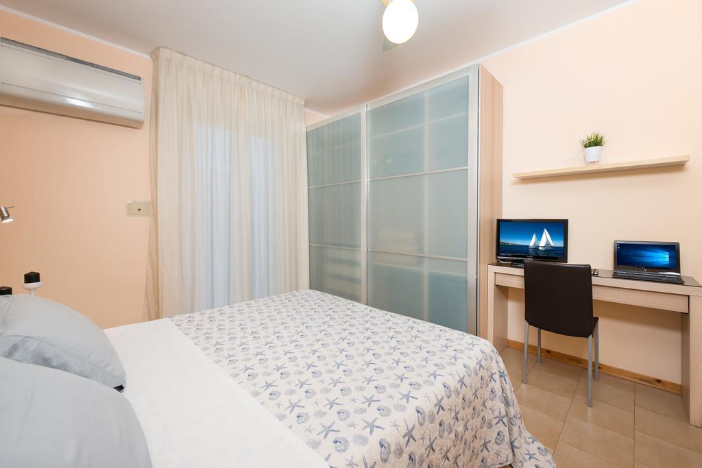 Hotel Cuba Milano Marittima Kültér fotó