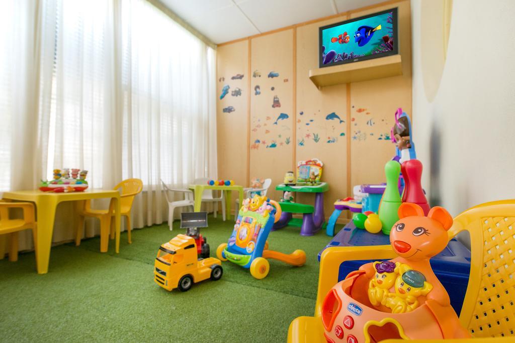 Hotel Cuba Milano Marittima Kültér fotó